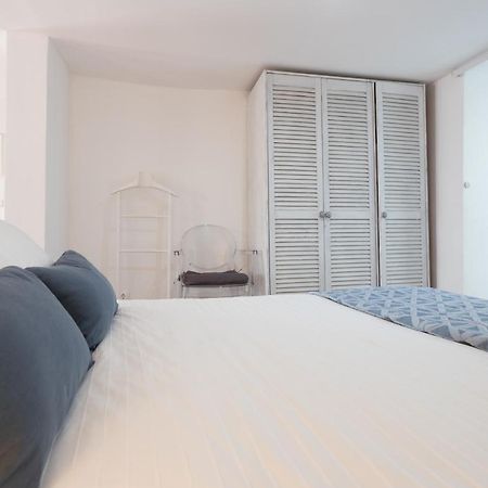 Charming Apartment Travessa Do Alcaide Lisbon Luaran gambar