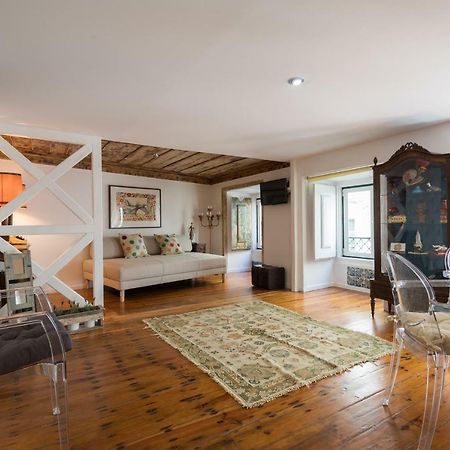 Charming Apartment Travessa Do Alcaide Lisbon Luaran gambar