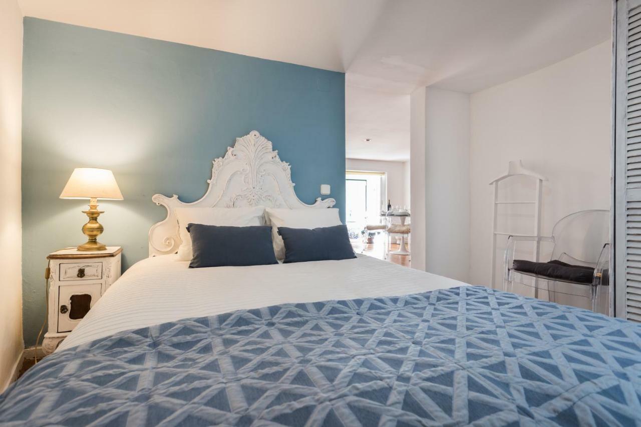 Charming Apartment Travessa Do Alcaide Lisbon Luaran gambar