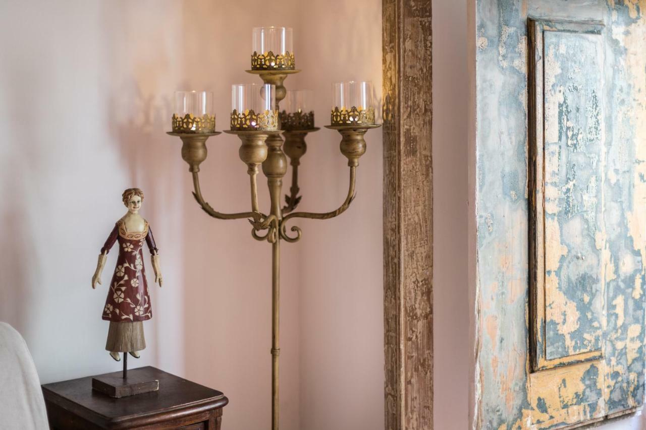 Charming Apartment Travessa Do Alcaide Lisbon Luaran gambar