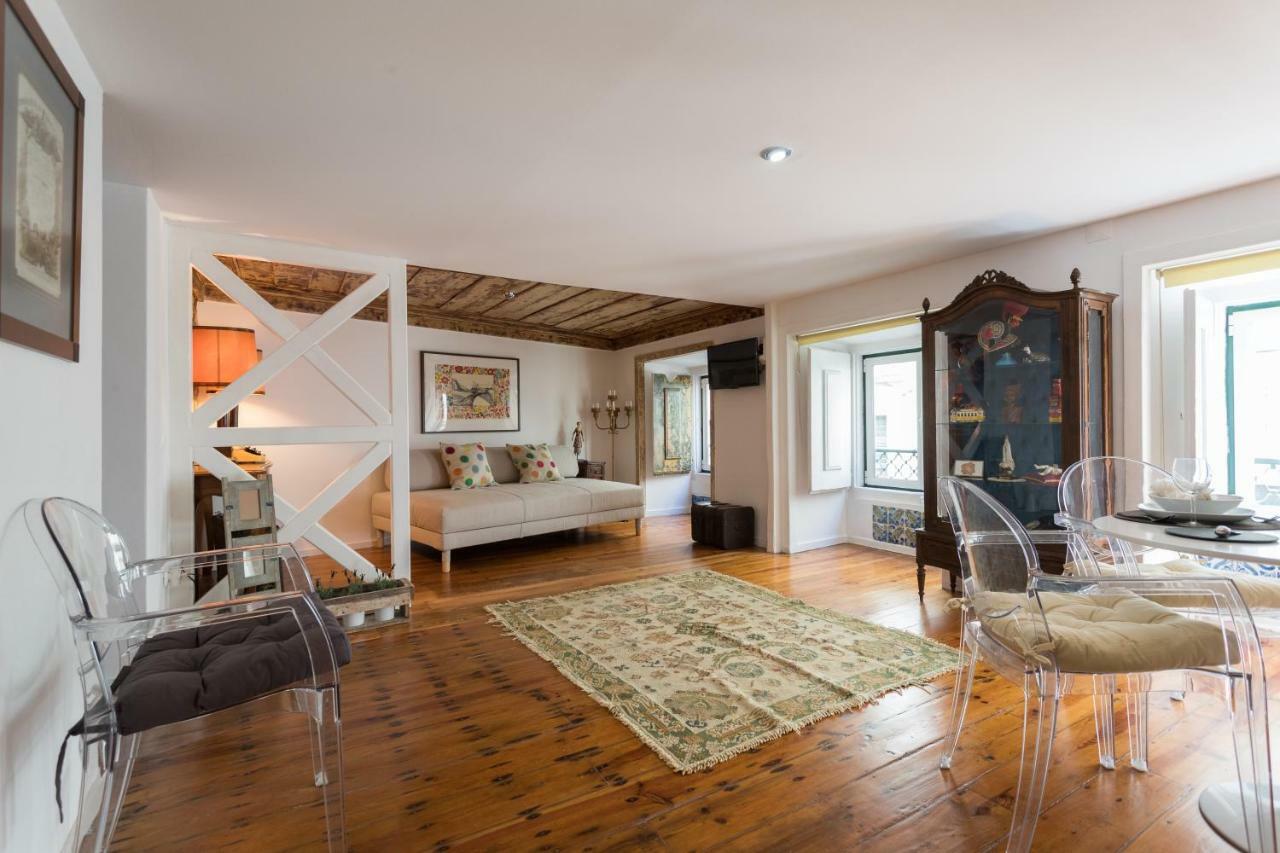 Charming Apartment Travessa Do Alcaide Lisbon Luaran gambar